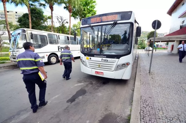 Olavo Prazeres/15-10-13 Veículos interceptados passaram por vistoria