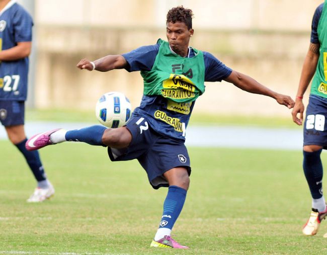 Maicosuel é a estreia maior do Fogão que entra em campo hoje no Municipal