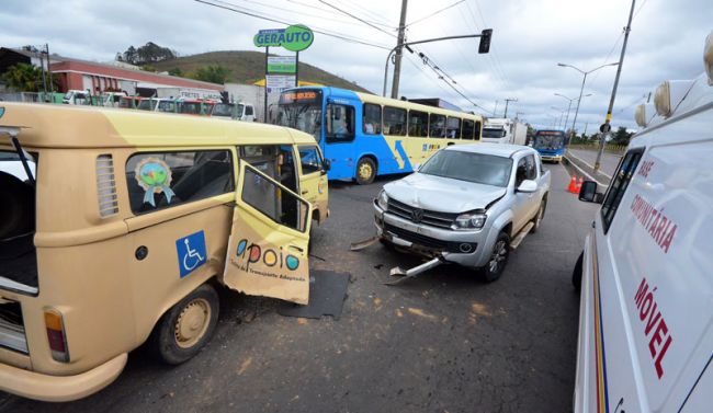 Olavo Prazeres/07-10-13 Acidente ocorreu na Avenida JK