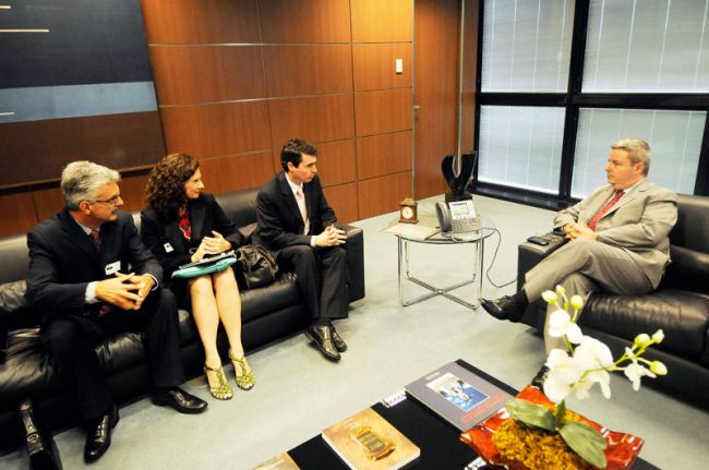 Wellington Pedro/Governo de MG Anastasia recebe Bruno, acompanhado de secretária Elizabeth Jucá e do coordenador André Zuchi