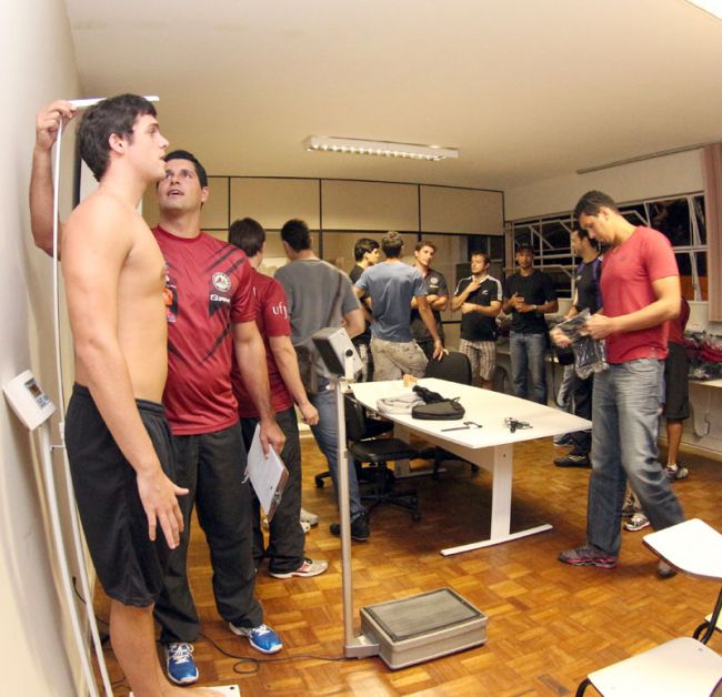 Jogadores fizeram exames biométricos e avaliação fisioterápica
