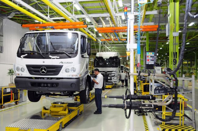 Pausa acontece três meses após início da produção de caminhões na cidade