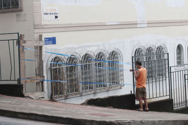 Leonardo Costa/24-012-13 Área onde atingida foi isolada pela manhã