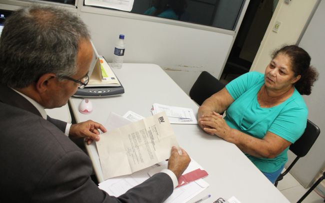Maria José Gomes esteve ontem na Câmara em busca de orientações sobre empréstimo consignado
