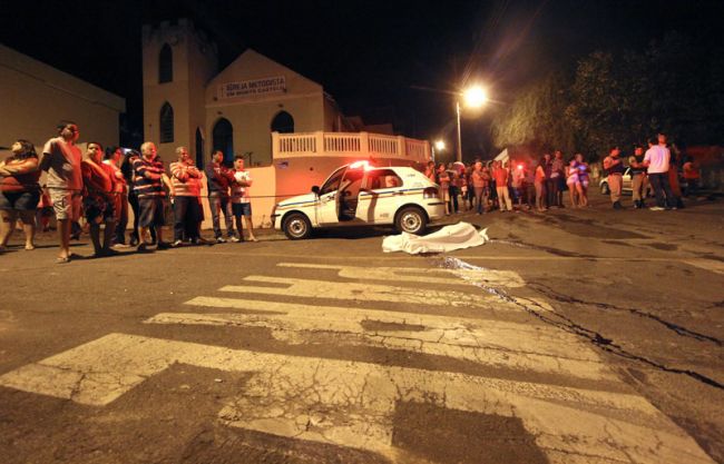 Leonardo Costa/26-08-13 Jovem foi assassinado com três tiros, um na cabeça e dois nas pernas