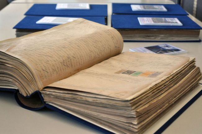 Livros contam história da Estrada de Ferro Central do Brasil 2 91 livros foram restaurados e digitalizados.