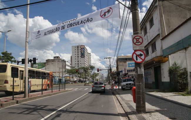 Fernando Priamo/03-12-13 Faixas foram instaladas para orientar os motoristas