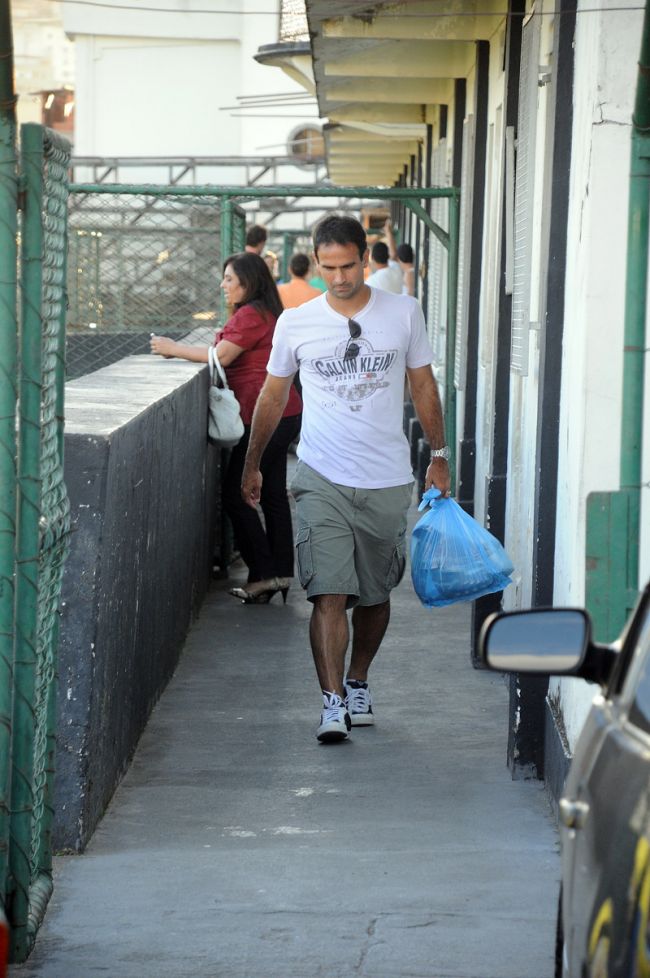 Antonio Olavo Cerezo Léo Devanir deixa o clube com seus pertences