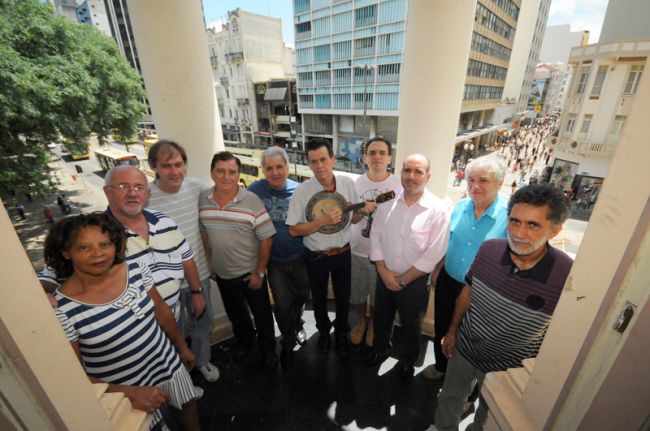 Marcelo Ribeiro/02-02-12 Compositores se reuniram na Funalfa