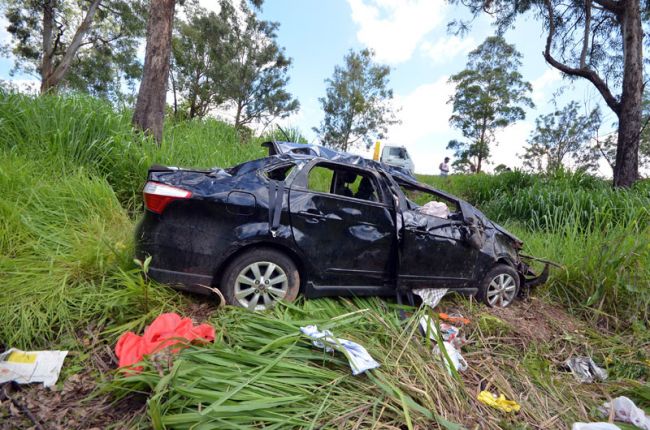 Olavo Prazeres/20-12-13 Veículo ficou parcialmente destruído. Os outros 3 ocupantes não se feriram