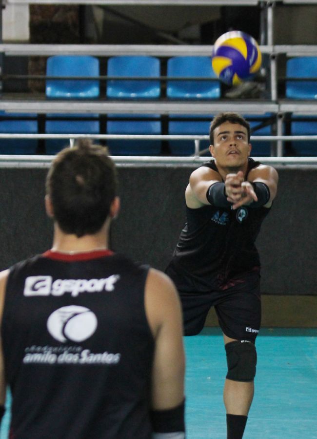 Leonardo Costa Treino de ontem da UFJF teve como foco a recepção