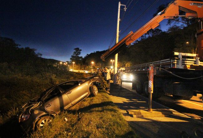 Acidente foi próximo à entrada do Acesso Sul