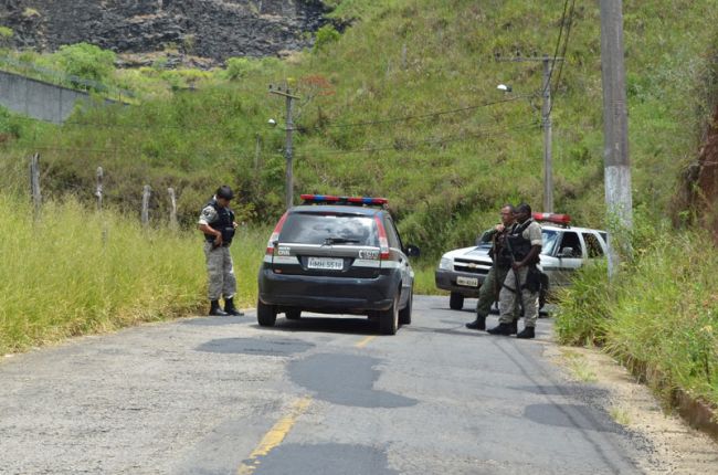 Policiais fizeram rastreamento em busca dos suspeitos