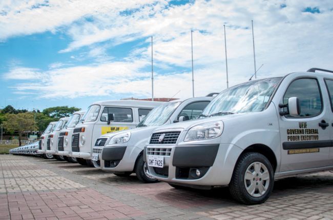 Carros foram apresentados na manhã desta terça