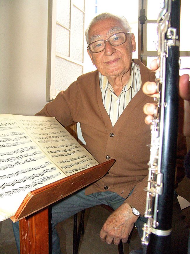 Corresponsável pelo nível técnico da orquestra, o maestro Nelson Nilo Hack coordena mais uma apresentação