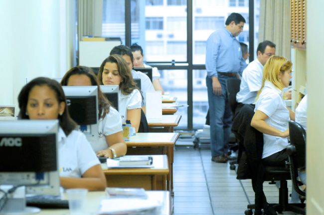 Com demanda crescente, escritório vai estender o expediente para o fim de semana