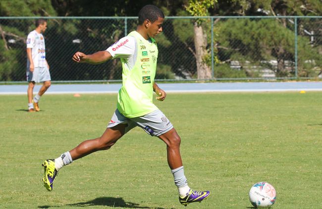 Leonardo Costa/15-01-14 Volante Maguinho vem ganhando espaço na equipe