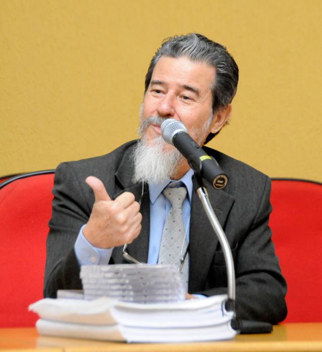 Lucas Tavares/23-07-12 Na verdade, sou mais linharense do que juiz-forano, de Gilney Viana, que ficou preso sete anos