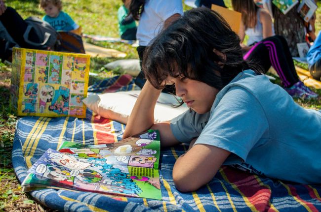 Stefânia Sangi/13-10-13 Livros atraíram cerca de 500 pessoas ao campus