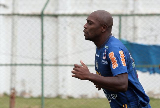 Fernando Priamo 04-05-2012 Zagueiro foi campeão da série D pelo Carijó em 2011