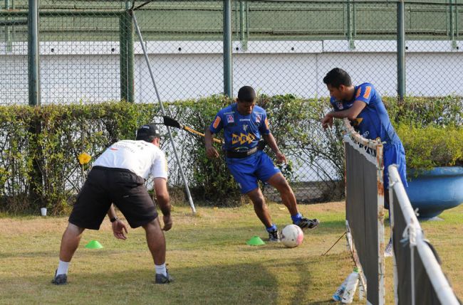 George e o lateral Jean trabalharam em separado