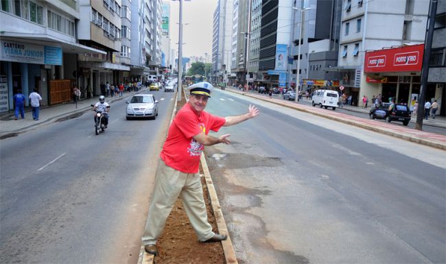 A um dia do desfile, Zé Kodak posou na Rio Branco, de onde não pretende sair jamais
