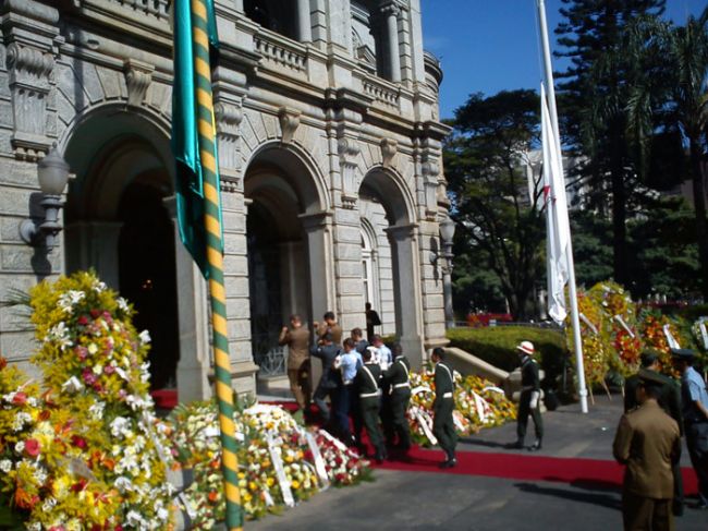 Fernando Priamo (BH)/04-07-11 Forças militares treinam entrada do corpo no palácio