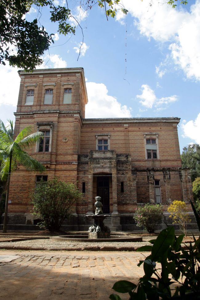 Fernando Priamo Villa Ferreira Lage: previsão de abertura para visita a obras em 2014