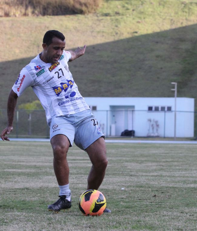 Jogador foi regularizado e joga no dia 20 de julho