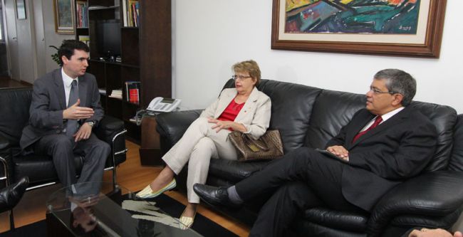 Bruno Siqueira com os deputados federais Marcus Pestana (PSDB) e Margarida Salomão (PT)