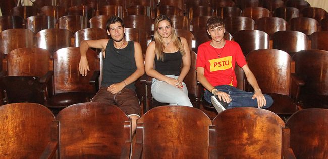 Leonardo Costa/26-12-12 Guilherme Imbroisi, Débora Gonzales e Douglas da Silva,representantes das gerações Y e Z