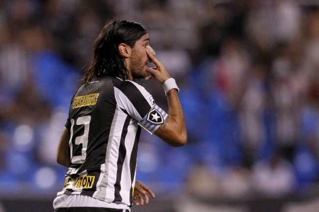 Fernando Soutello/Agif/AE Autor de um gol, Loco Abreu pede mais atenção