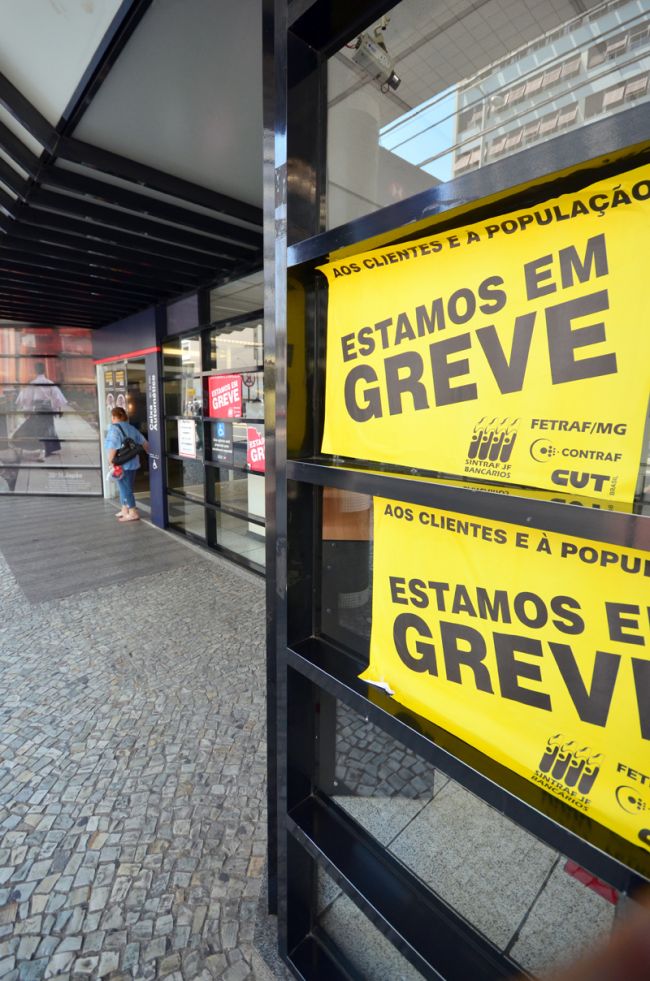 Sindicato da categoria diz que greve é por tempo indeterminado
