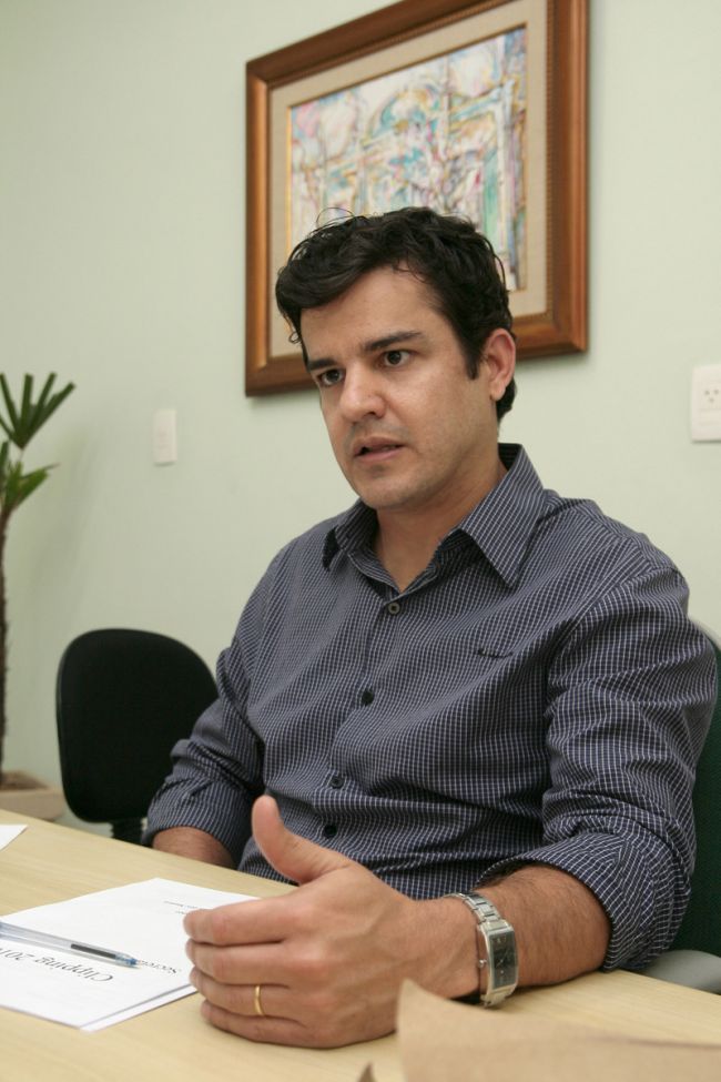 Fernando Priamo/16-09-10 Secretário demissionário vai continuar na pasta, coordenando a implantação do Hospital Regional