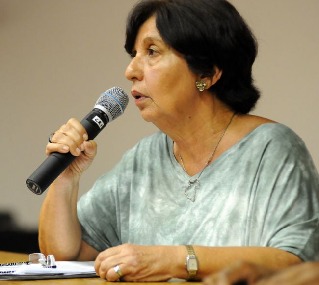 Paula Rivello Victória Grabois do Grupo tortura nunca mais esteva na cidade e falou à Tribuna