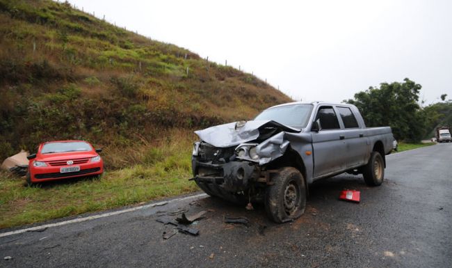 Motorista da picape está em estado grave no HPS