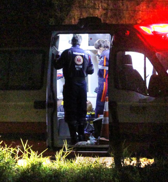 Leonardo Costa/16-08-13 O baleado foi socorrido por uma unidade do Samu e encaminhado para o HPS