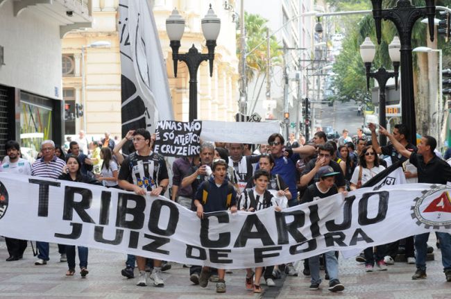 Torcedores foram para as ruas pedindo justiça
