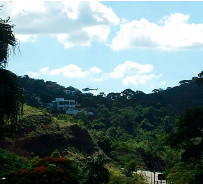 A PM também utilizou viaturas para buscas em terra