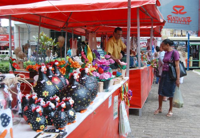 Feira na Praça do Riachuelo reúne 76 produtores de 16 municípios de MG