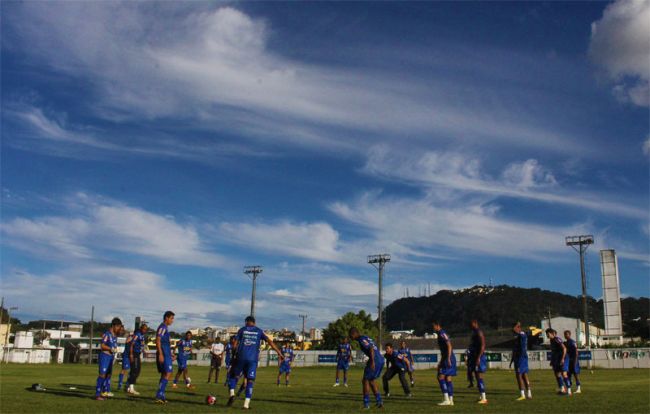 Leonardo Costa/11-04-12 Time espera por bons ventos contra o Atlético-MG