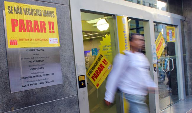 Paralisação já dura 20 dias na cidade