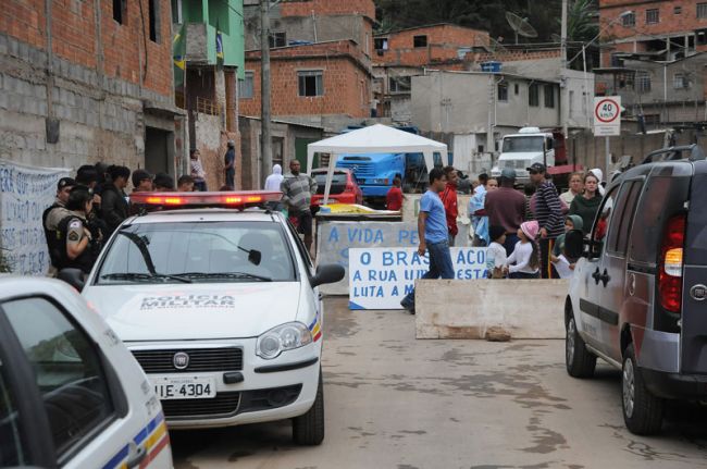 PM esteve no local para observar movimento