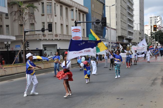 No desfile de abertura Bonsucesso, da Vila São Benedito, foi o grande vencedor