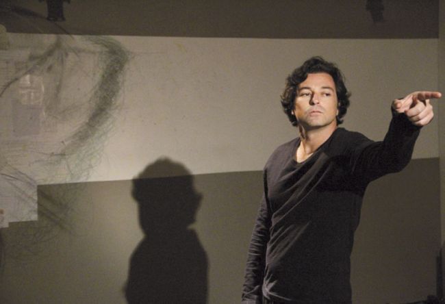 Ode ao ofício do artista 2 Emílio Orciollo Neto vivencia seis desabafos no palco do Central