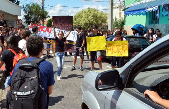 Olavo Prazeres/18-06-12 Categoria está de greve desde a última quinta (14)