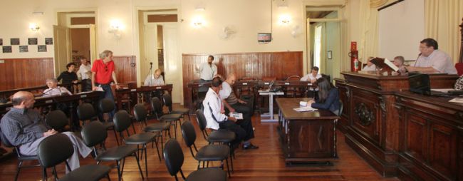 Nesta quarta (27), a audiência para discutir tema ficou vazia