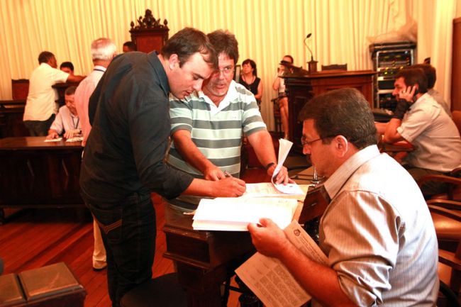 Fernando Priamo/11-12-12 Vereadores em reunião na Câmara