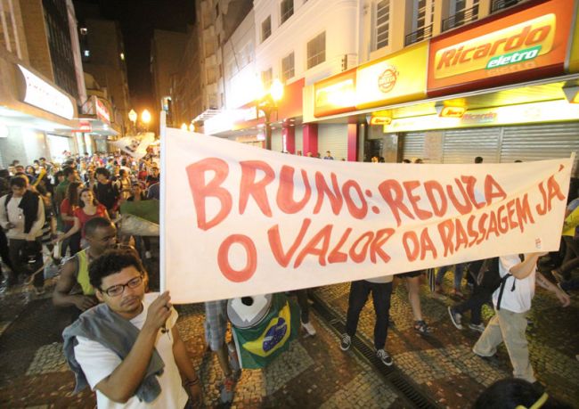Passeata pediu a redução do preço da passagem