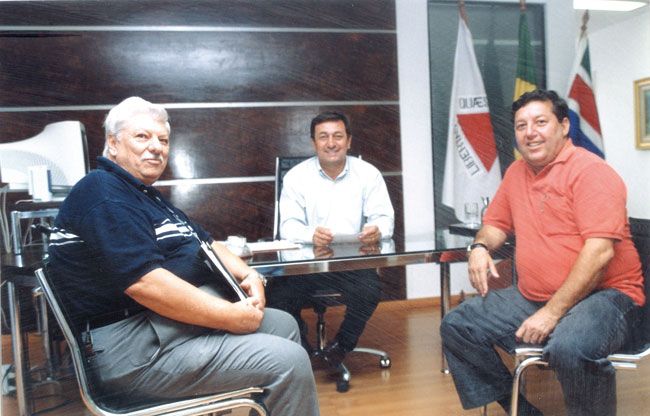 Entre Waldecyr Martins e Julio Gasparette, Isauro ocupa a cadeira de chefe do Executivo, cargo que ocupou por 16 dias em seu segundo mandato, em 2001